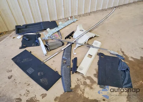 2017 Nissan Armada Sv z USA, uszkodzony, nr VIN JN8AY2NC8H9510197